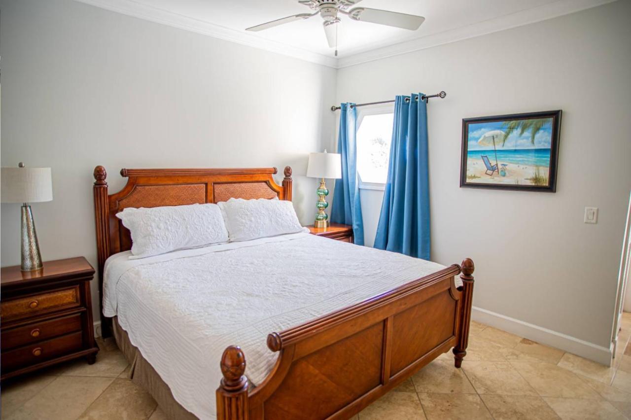 Villa Renaissance Unit 205 Grace Bay Beach Extérieur photo